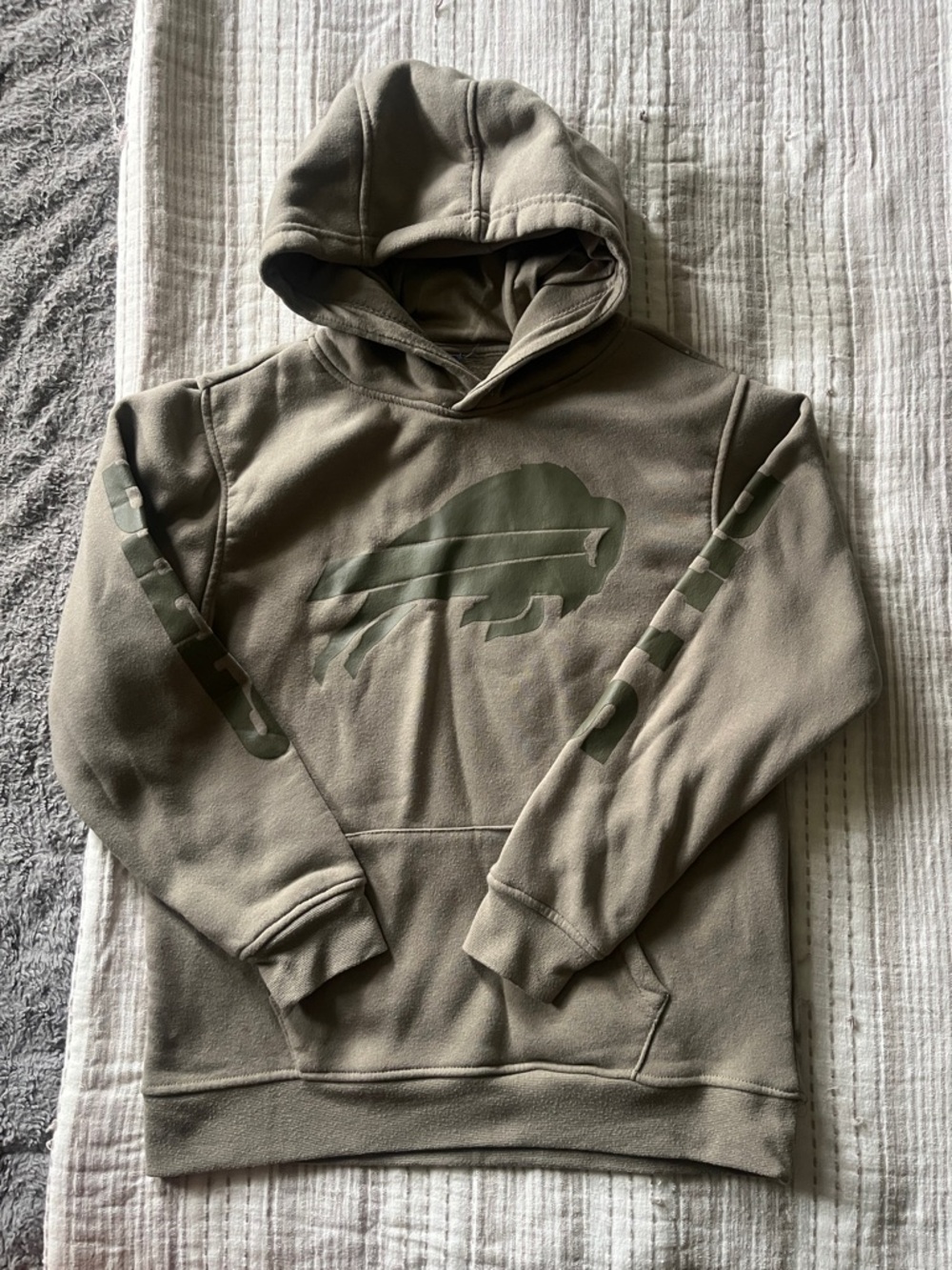 Boy's Buffalo Bills Olive Green Hoodie | 8/10